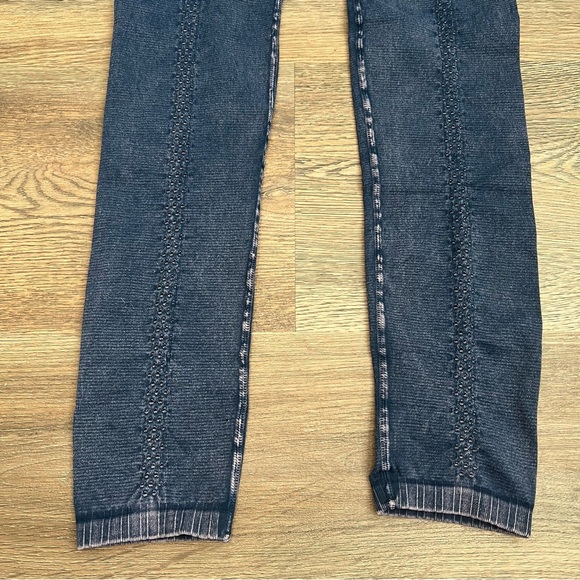 Free People Movement High-Rise 7/8 Length Good Karma Legging XS-SMALL - Picture 5 of 11